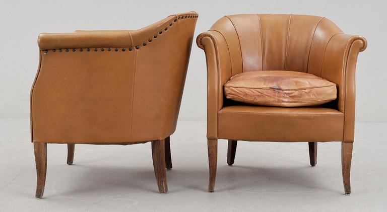 FÅTÖLJER, ett par, 1920-tal.