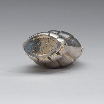 A Swedish 18th century parcel-gilt snuff-box, marks of Andreas Cron, Malmö 1758.