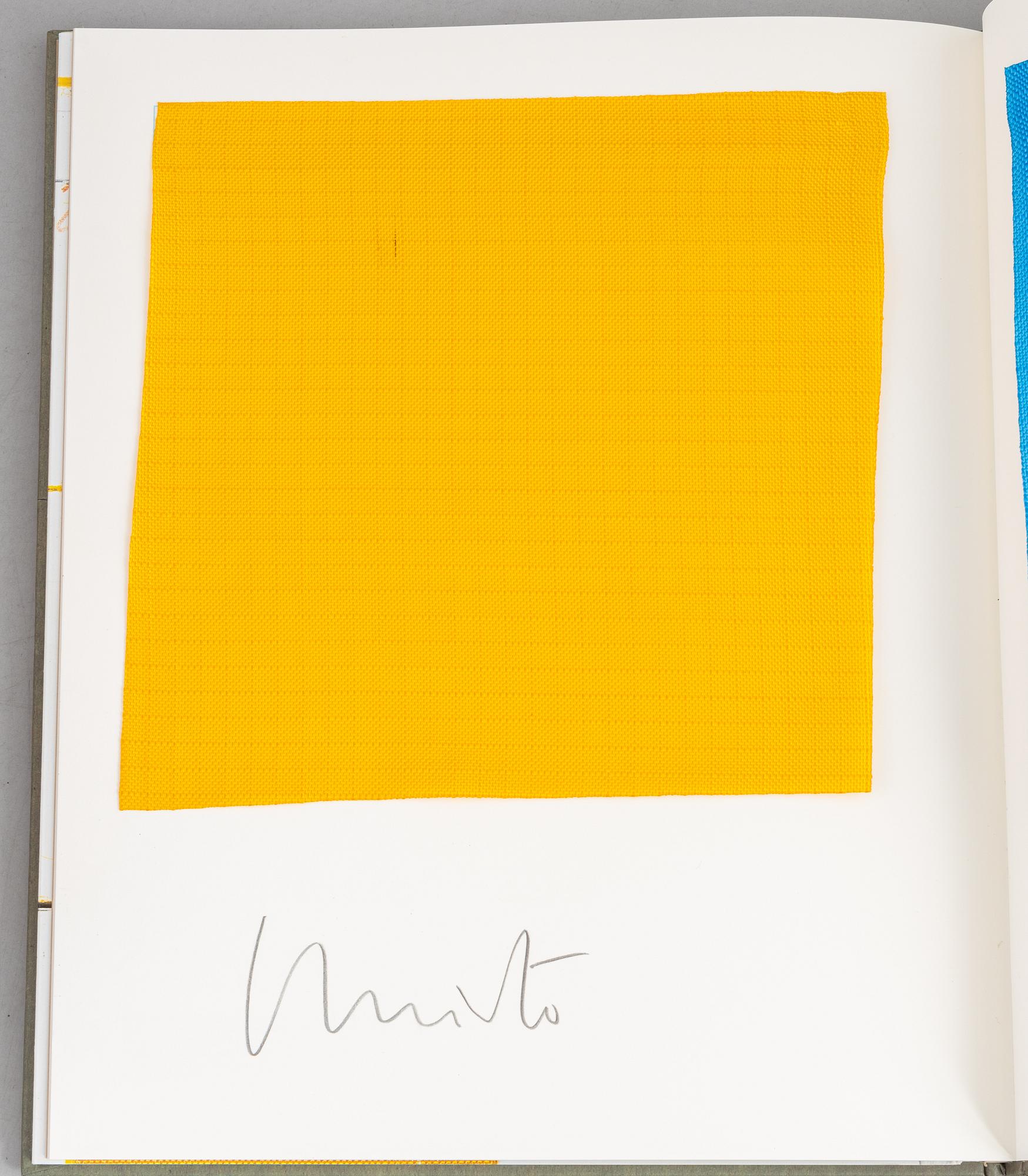 Christo, Book, "The Accordion-Fold Book for The Umbrellas (Japan and U.S.A), Bedfords Arts Publisher, 1991.