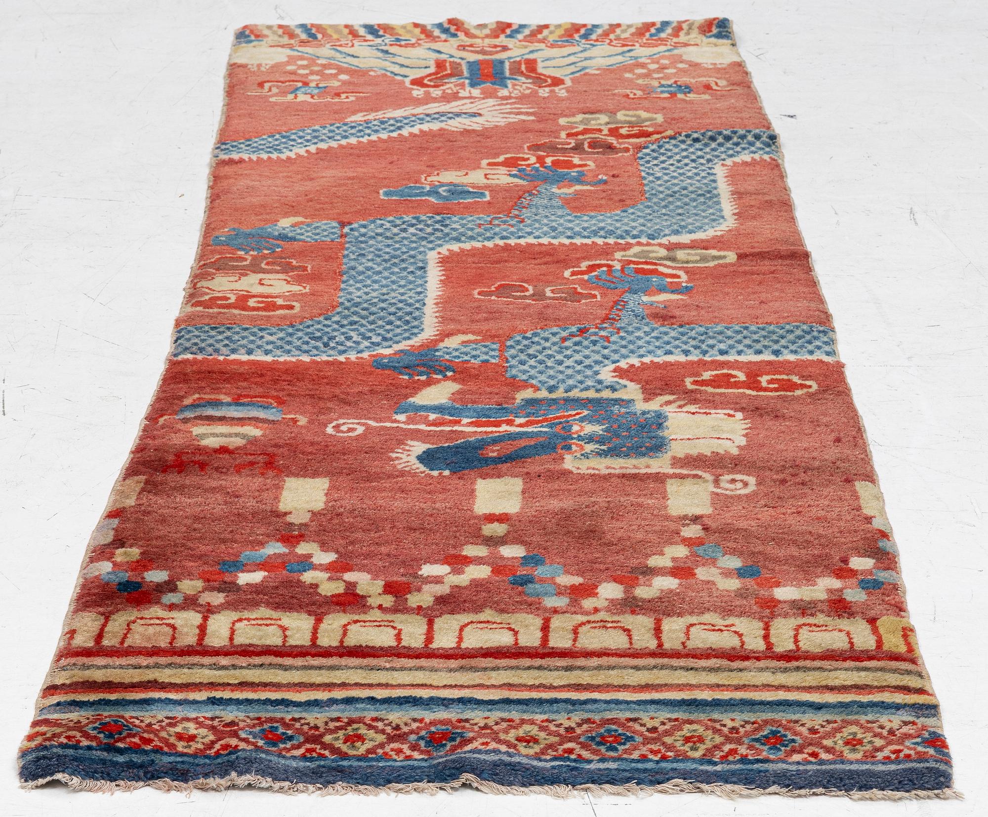 Pelarmatta, antik, Norra Kina, ca 251 x 75 cm.