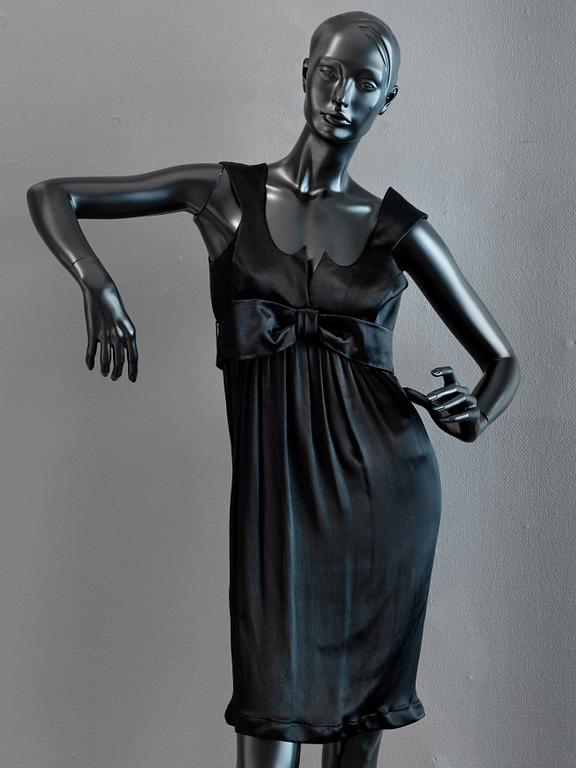 A cocktaildress by Thierry Mugler.