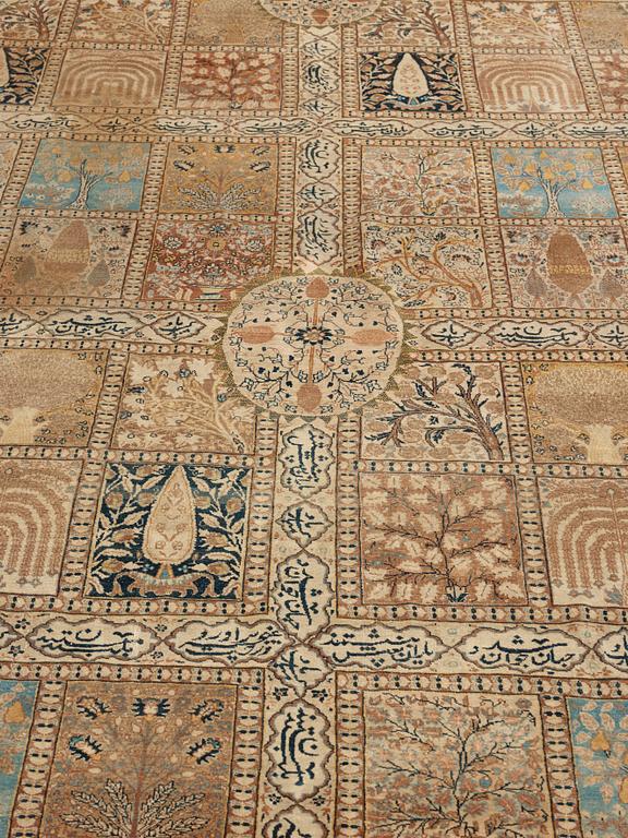 CARPET. Antique Tabriz. 395,5 x 283,5 cm.