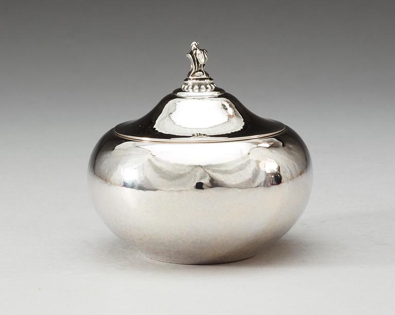 GEORG JENSEN, bonbonnière, Köpenhamn, 1919-1927, sterling.