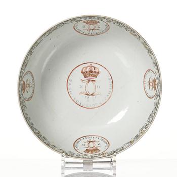 A Chinese Export commemorative punch bowl, Qing dynasty, 1730’s.