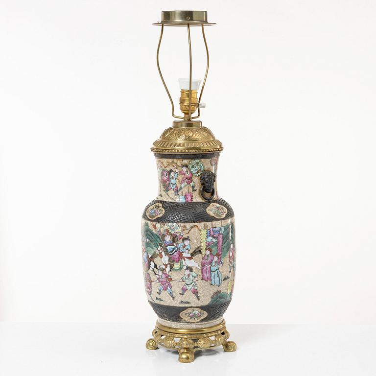 Table lamp, China, first half of the 20th century.