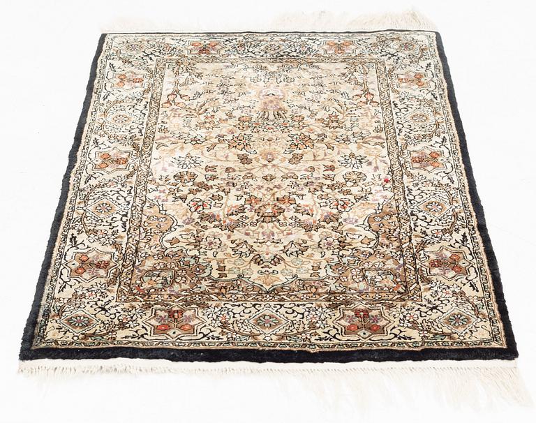Matta, orientalisk, silke, ca 93 x 63 cm.