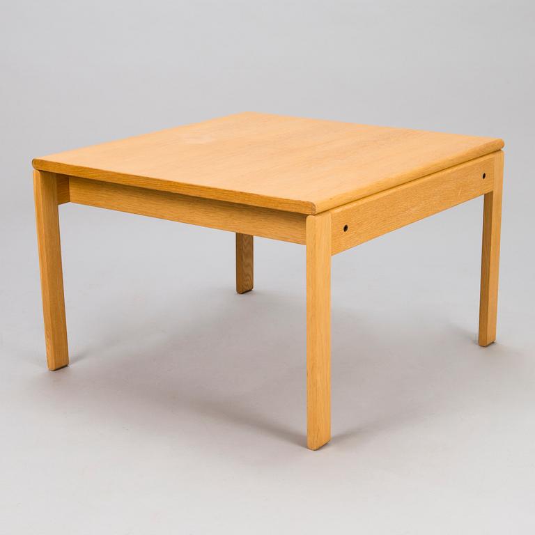 YRJÖ KUKKAPURO, sohvapöytä, malli Ateljee 705, Haimi/Avarte 1900-luvun loppu.