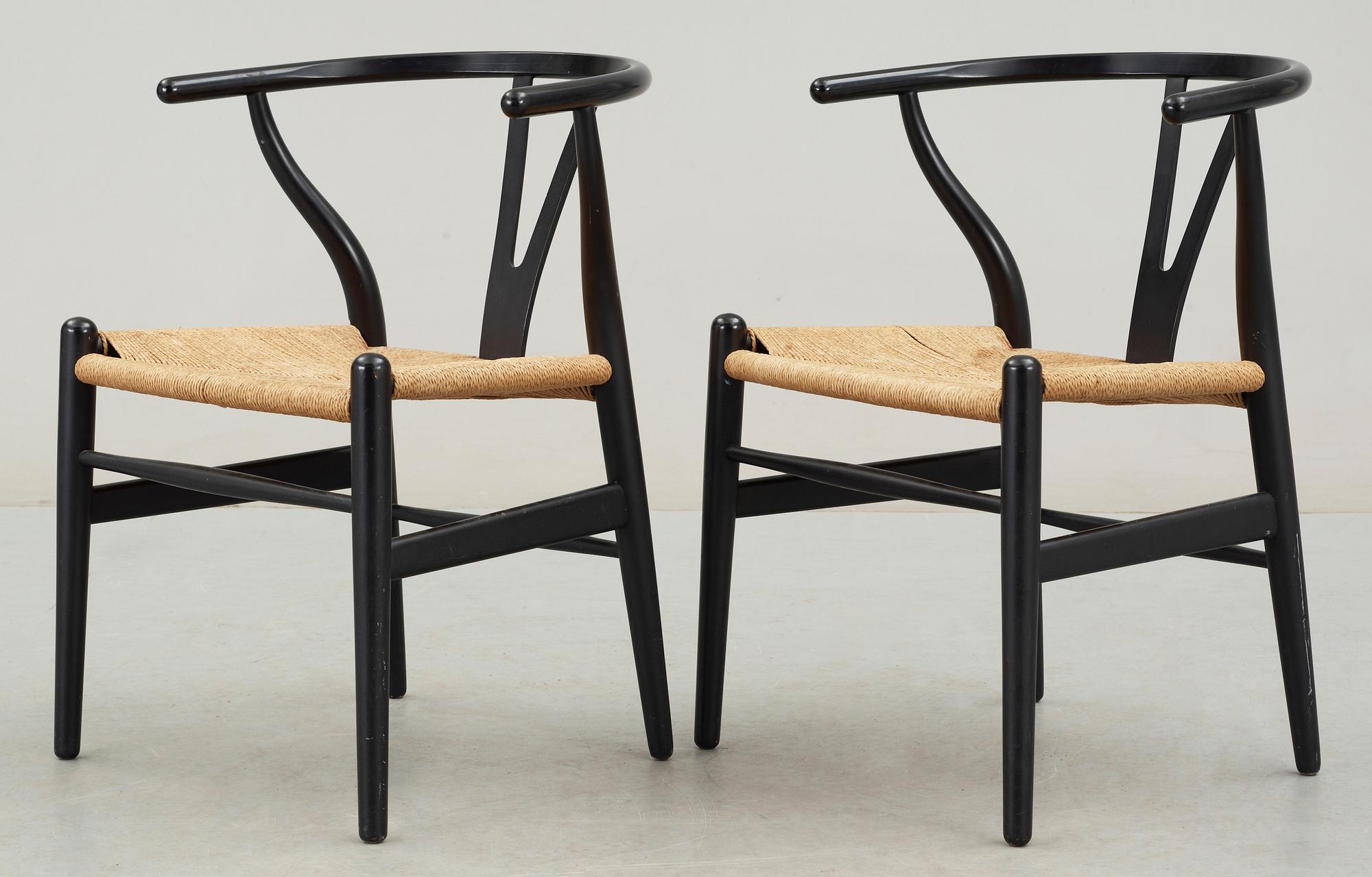 STOLAR, ett par, Y-stolen, Hans J. Wegner, Danmark, formgivna 1950.