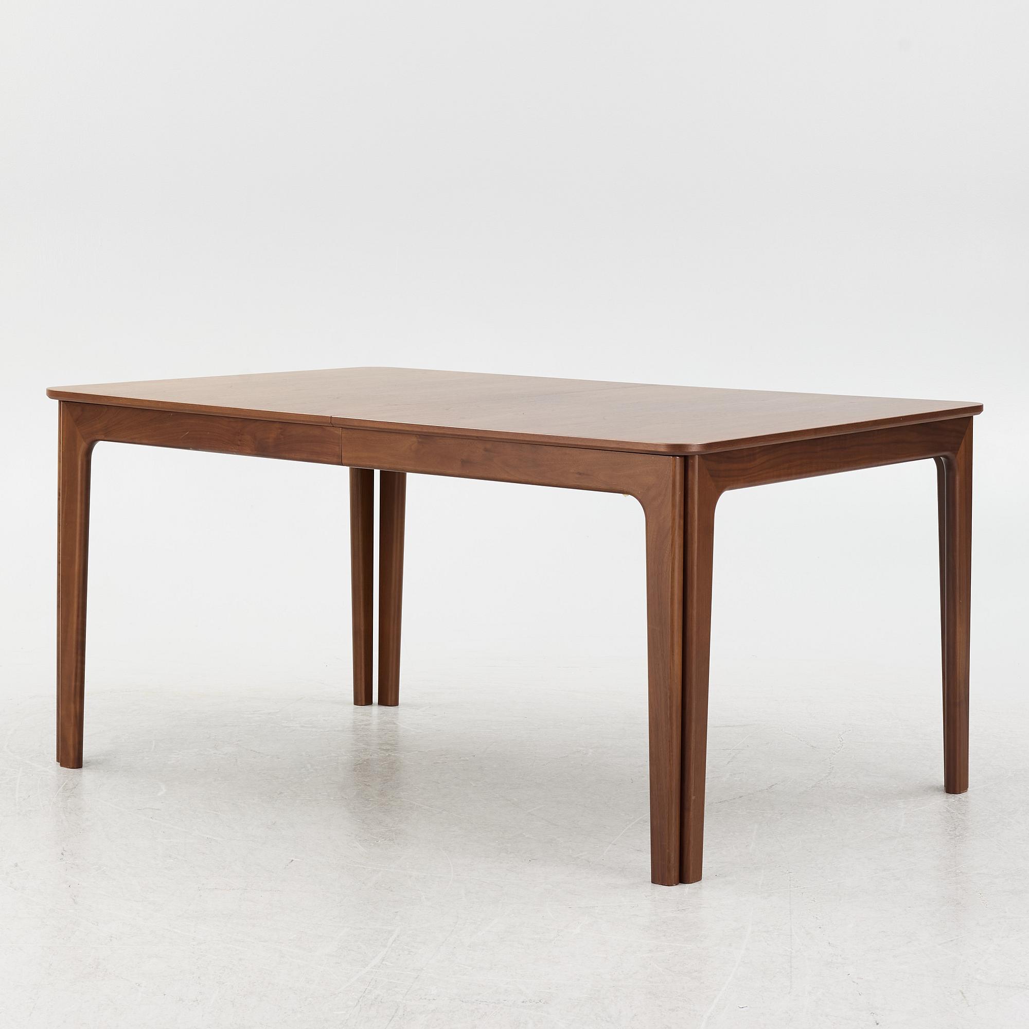 Dining table, Skovby Denmark, contemporary.