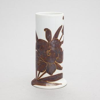 Thure Öberg, a porcelain vase, signed T.Ö. ARABIA. Ca. 1920s.