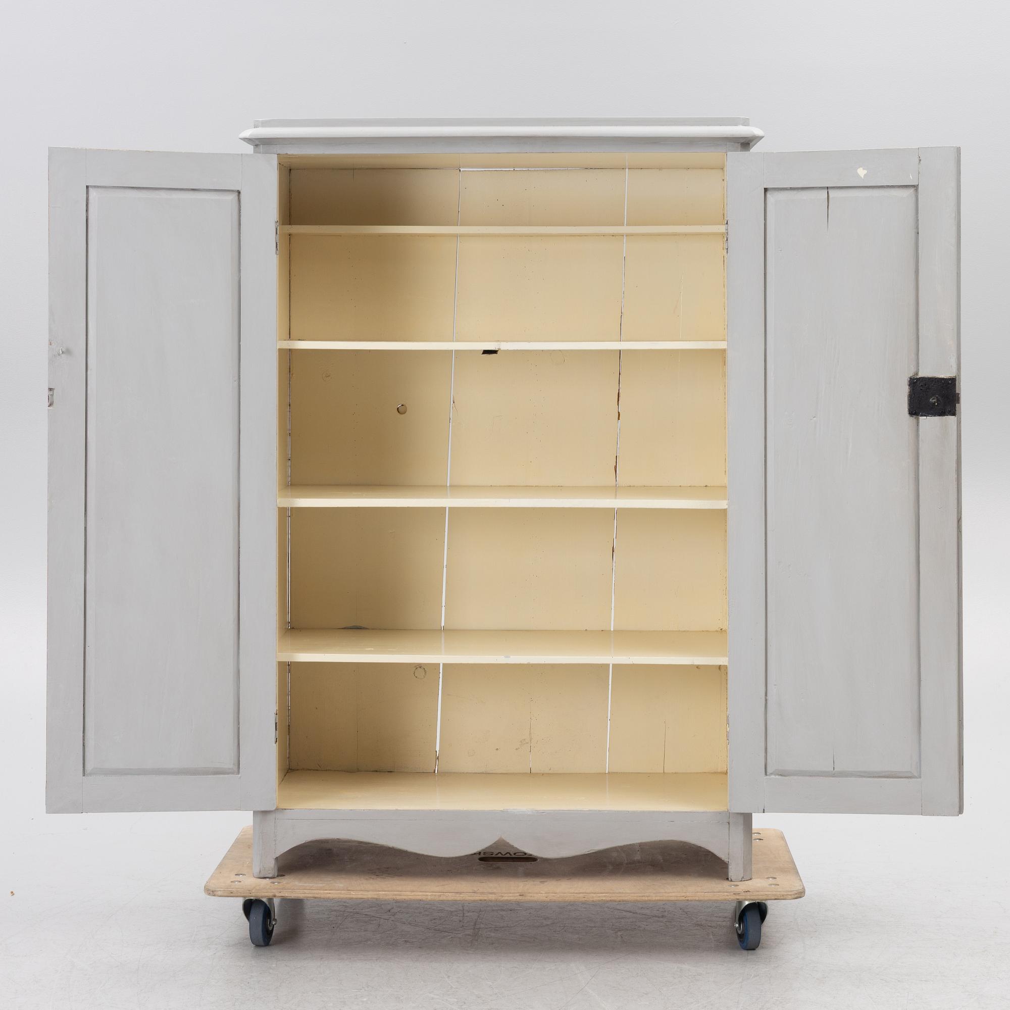 Cabinet, 19th century.