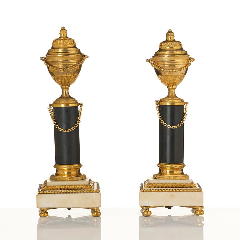 Cassoletter, ett par, Frankrike, 1700-talets slut, Louis XVI.