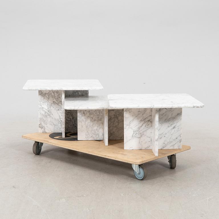 A three pcs marble coffee table late 20th century.
