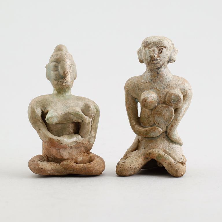 FIGURER, 2 st, keramik, Sawankhalok, möjligen 1300-/1400-tal.