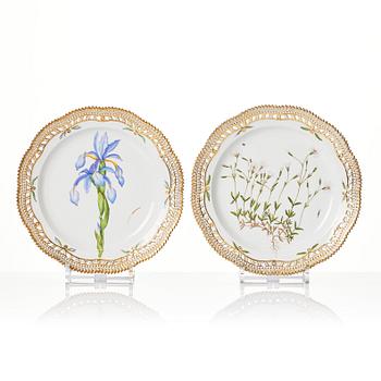 A set of six large Royal Copenhagen 'Flora Danica' dishes, Denmark, 20th Century.