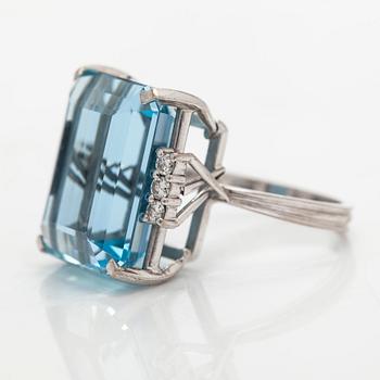 H.Stern, ring, cocktailring, 18K vitguld med akvamarin och diamanter.