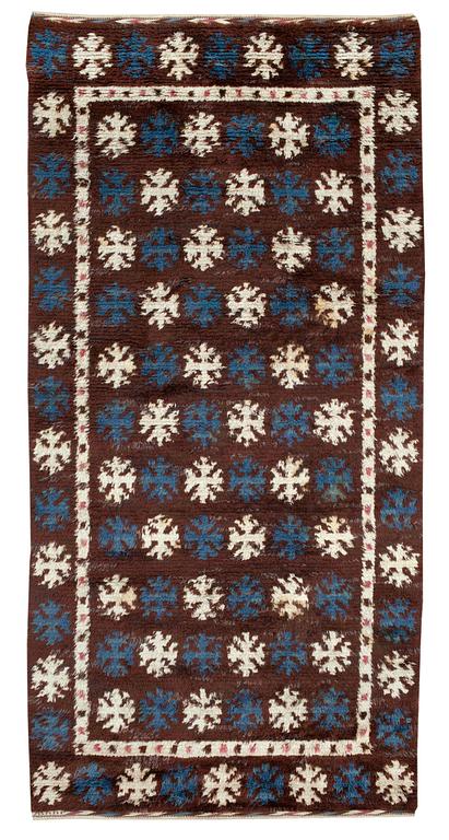CARPET. "Svarta prinsen". Knotted pile. 308 x 148,5 cm. Signed AB MMF.