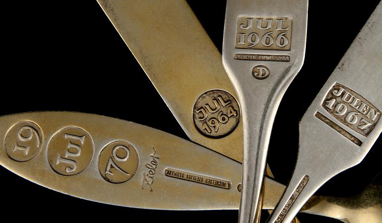 SKEDAR, 16 st, silver och emalj, Michelsen, Danmark, 1900-talets tredje kvartal. Totalvikt 750 g.