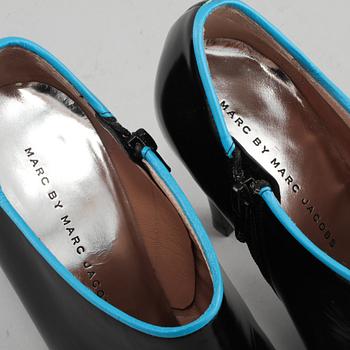 SKOLETTER, Marc by Marc Jacobs.