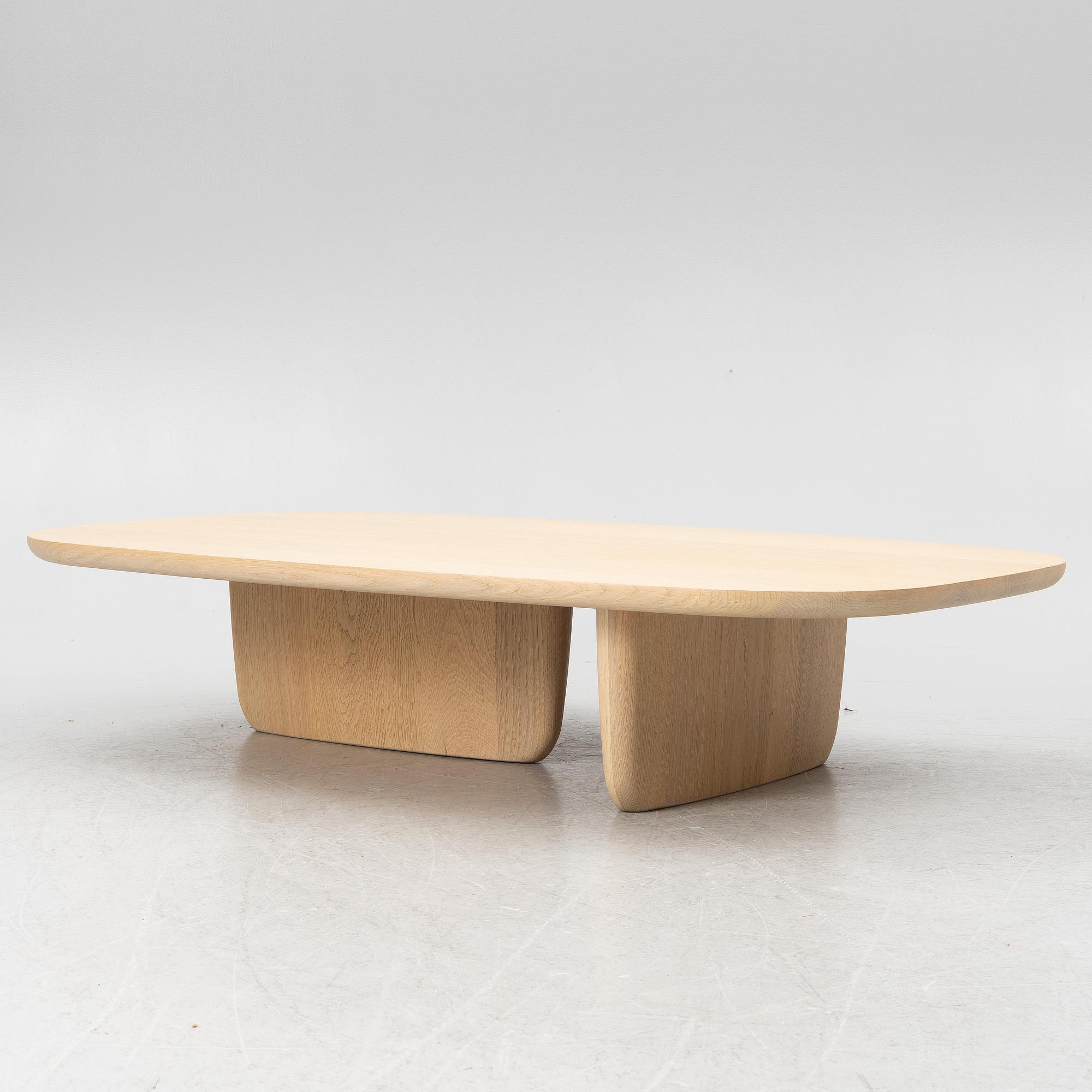 Edward Barber & Jay Osgerby, soffbord, "Tobi-Ishi", B&B Italia.