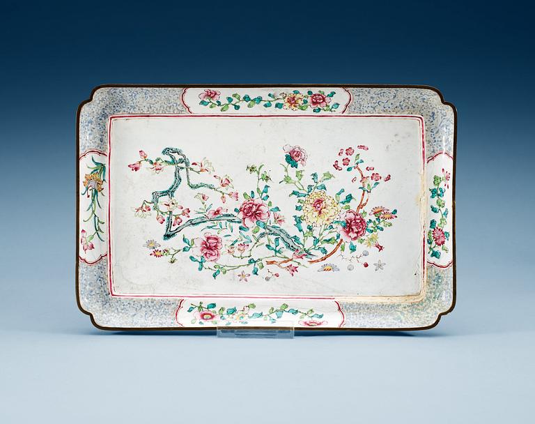 A Canton enameled tray, Qing dynasty, Qianlong (1736-95).
