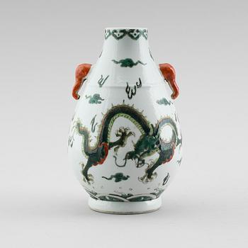 VAS, porslin, Kina, 1900-tal.