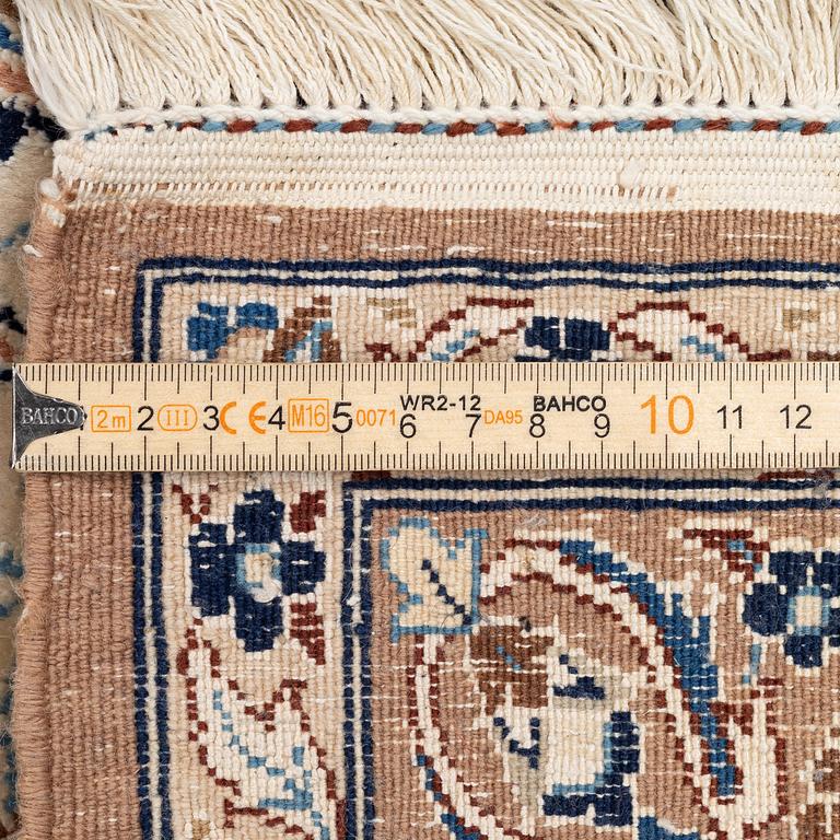 Carpet, Nain, 345 x 230 cm.