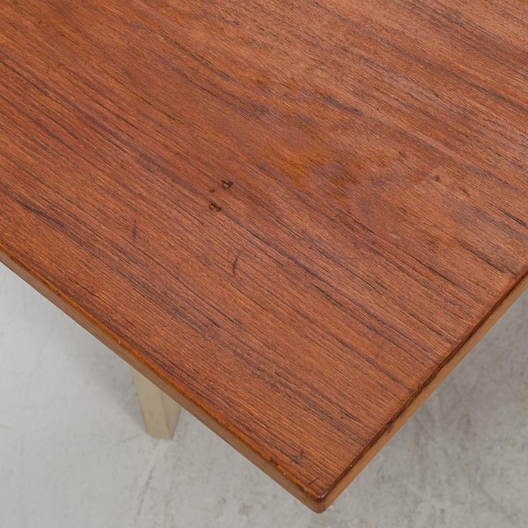 Carl Malmsten, a 'Vapensmeden' gate-leg table, second half of the 20th centruy.