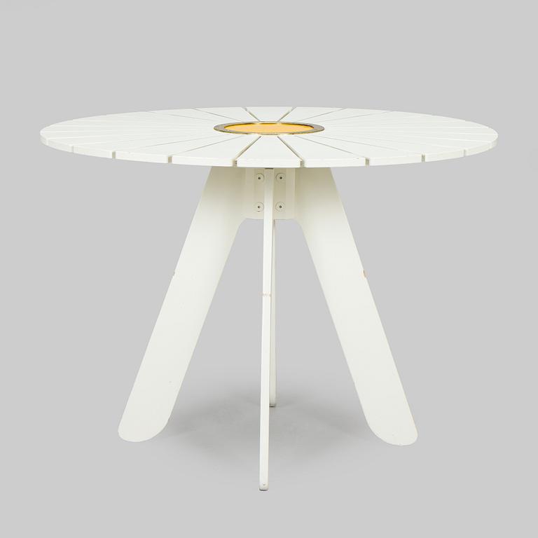 Alvar & Aino Aalto, trädgårdsmöblemang, 5 delar, "Aurinko"-serien, Artek 2000-tal.