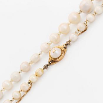 Collier pärlor med lås 18K guld.
