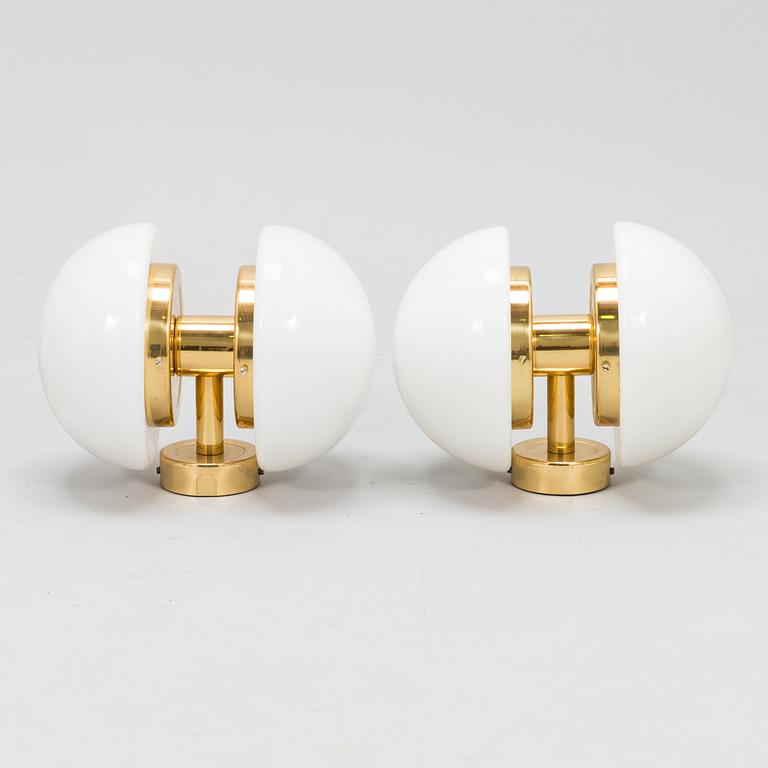 KLAUS MICHALIK, a pair of wall lamps, "Bau", Orno.