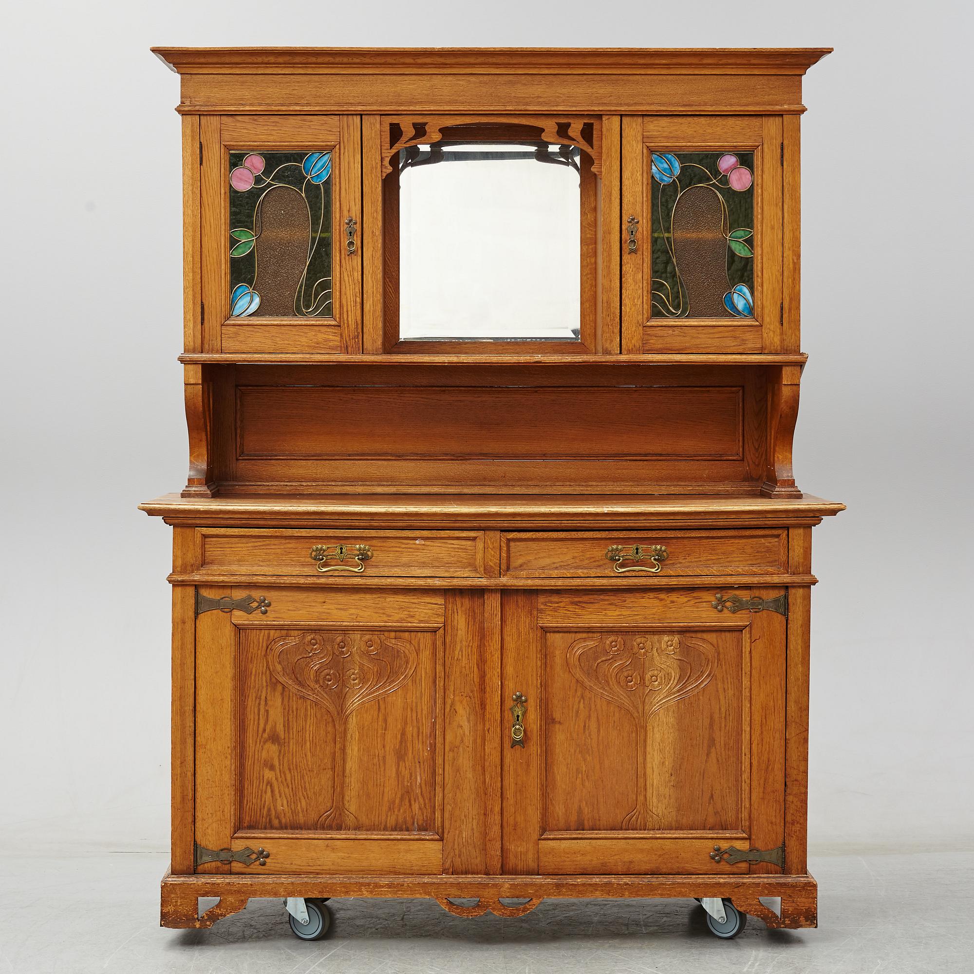 Skåp, jugend, tidigt 1900-tal.