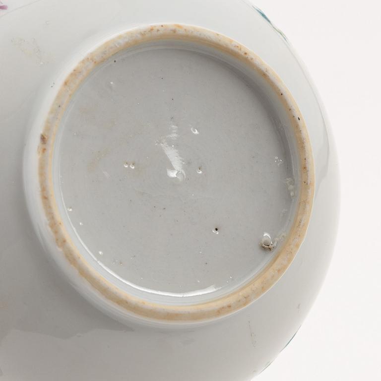 A famille rose tea pot with cover, Qing dynasty, Qianlong (1736-95).