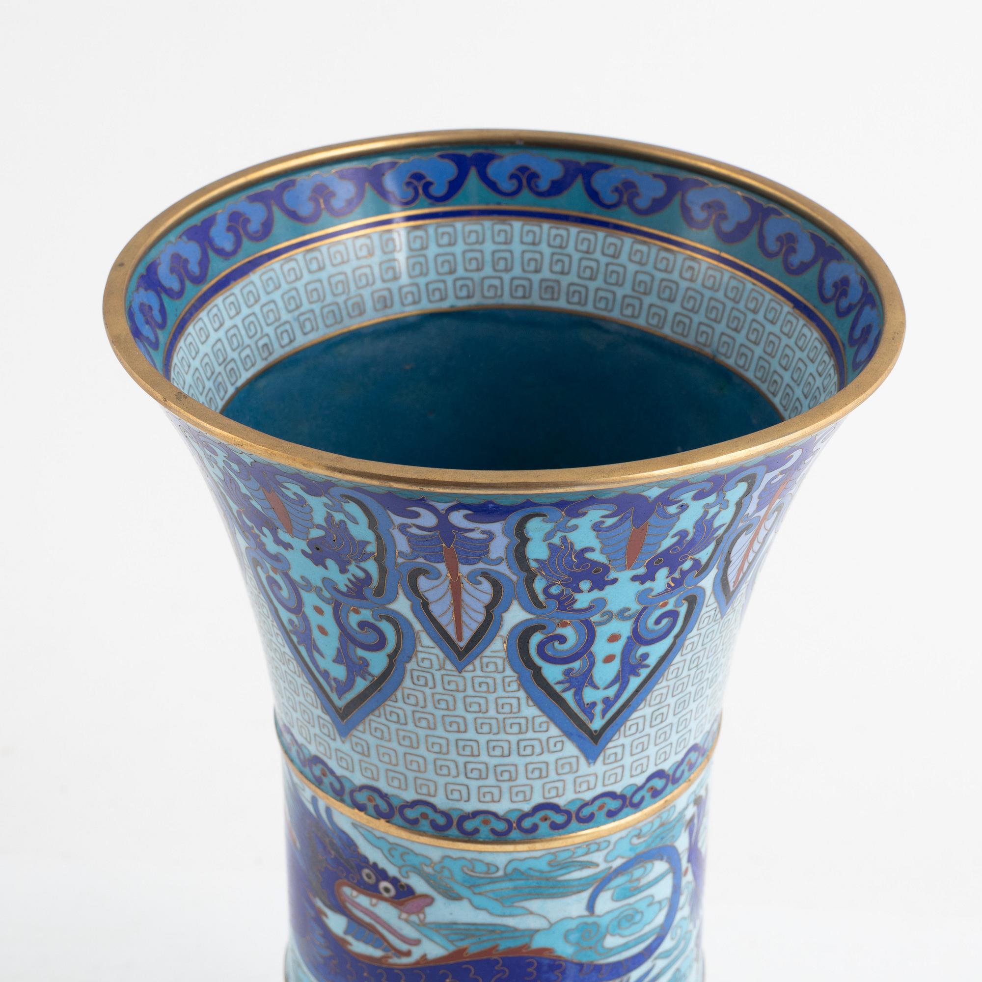 A cloisonné vase, China, 20th/21st century.