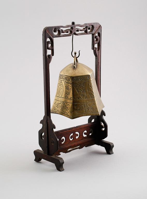 TEMPELKLOCKA, ostindisk, 1800-/1900-tal.