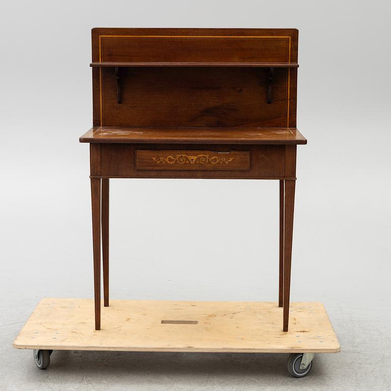 A desk, 19th century.