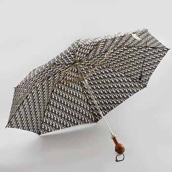 PARAPLY, Christian Dior, Paris.