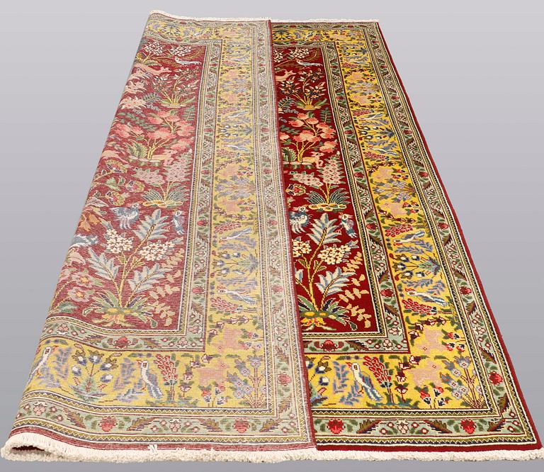 Matta Figural Tabriz, ca  300 x 198 cm.