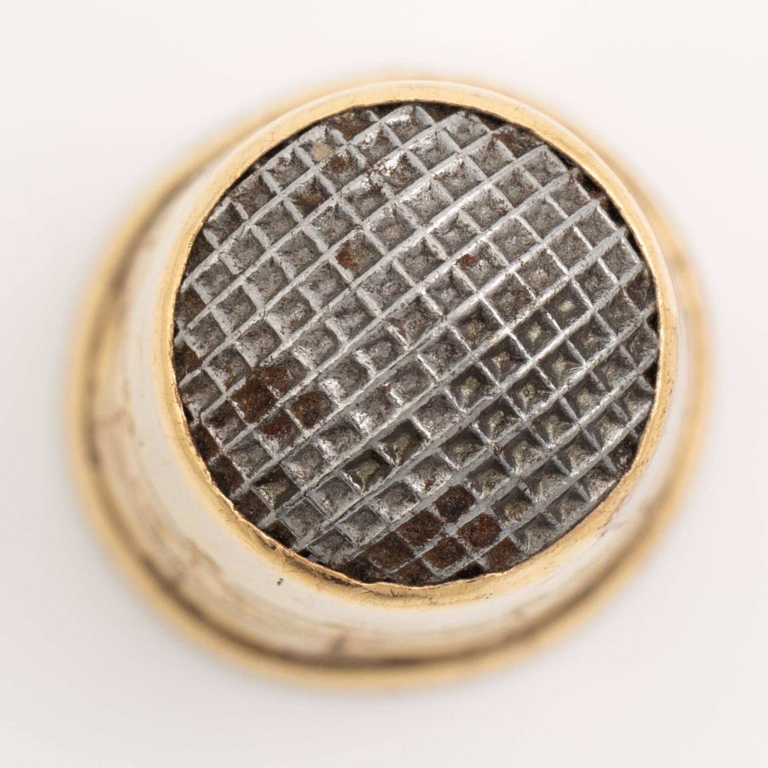 Fingerborg 18K guld med stål, Härnösand 1880.