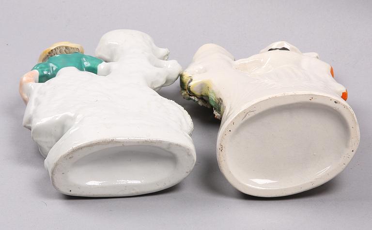 FIGURINER, ett par, porslin, möjligen Staffordshire, 1800-tal.