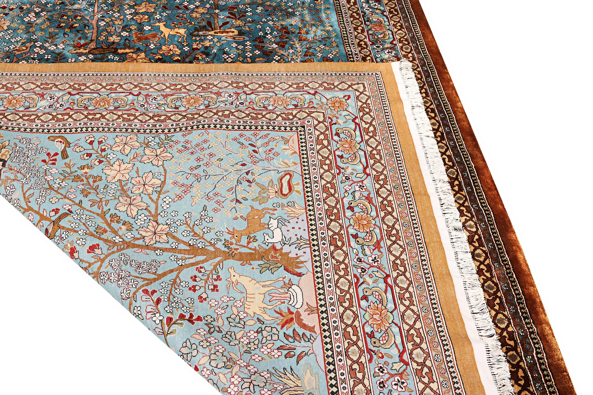 An all silk oriental carpet, a. 280 x 185 cm.