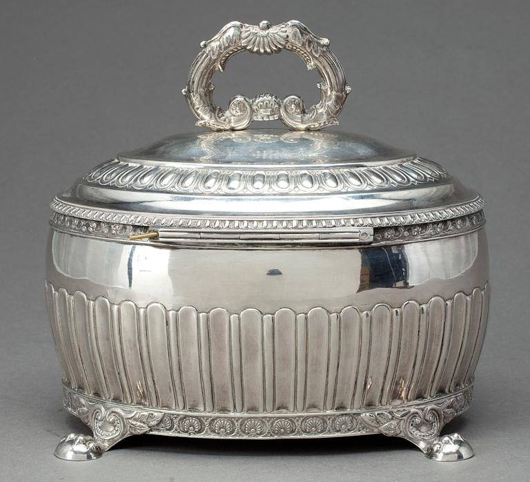 SOCKERSKRIN, silver, empire, Jakob S. Lundberg, Stockholm 1833. Vikt ca 783 gram.
