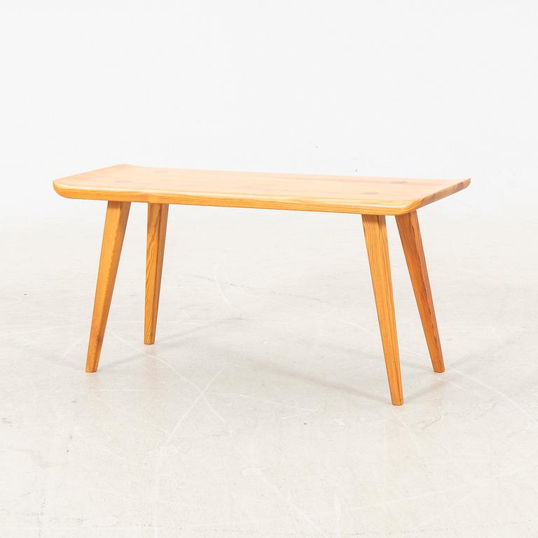 Carl Malmsten, a pine 'Visingsö' bench from, later part of the 20th Century.
