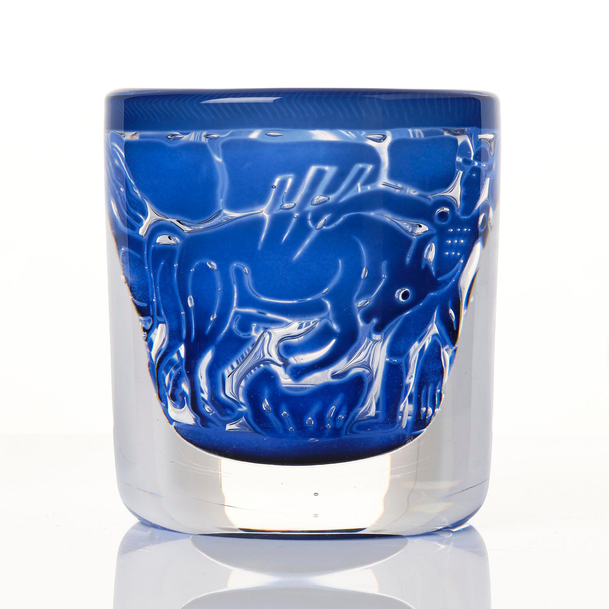 Edvin Öhrström, a "Tjurfäktare" (Bullfighter) ariel glass vase, Orrefors, Sweden, 1973.