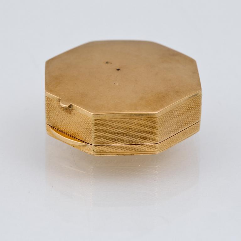 DOSA, 18K guld, importstämplat, Stockholm, 1917. Vikt 12,0 gram.