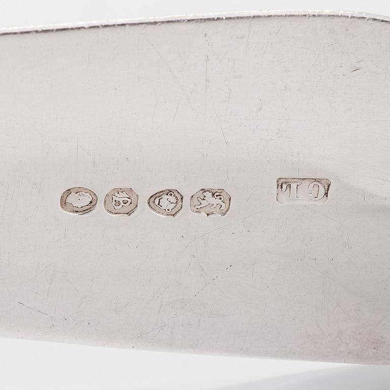 Soppslevar, 2 st, sterlingsilver, Charles Lias och William Eaton, London 1837 och 1843.