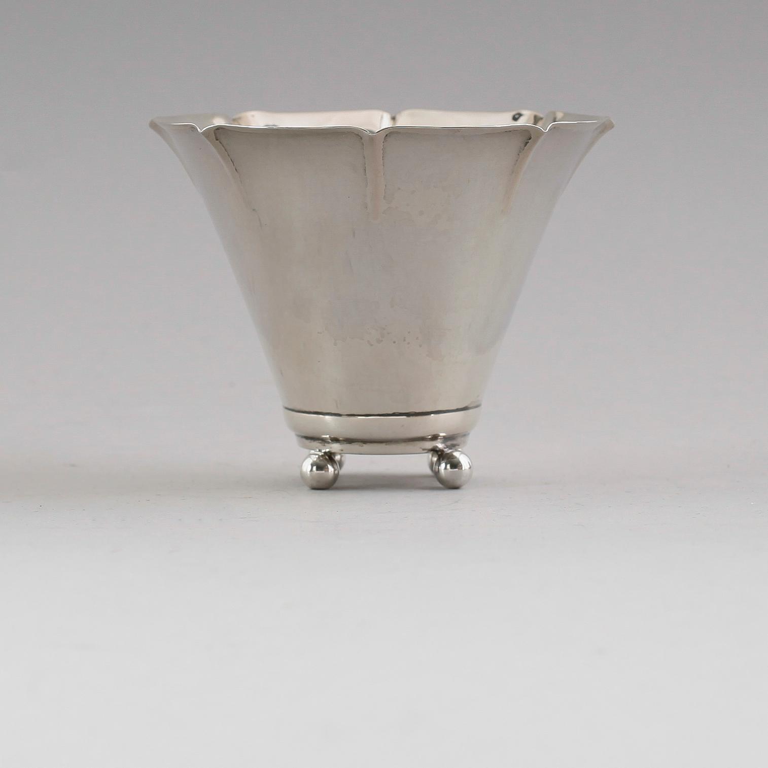 SKÅL, silver, Wiwen Nilsson, Lund 1932. Vikt ca 104 gram.