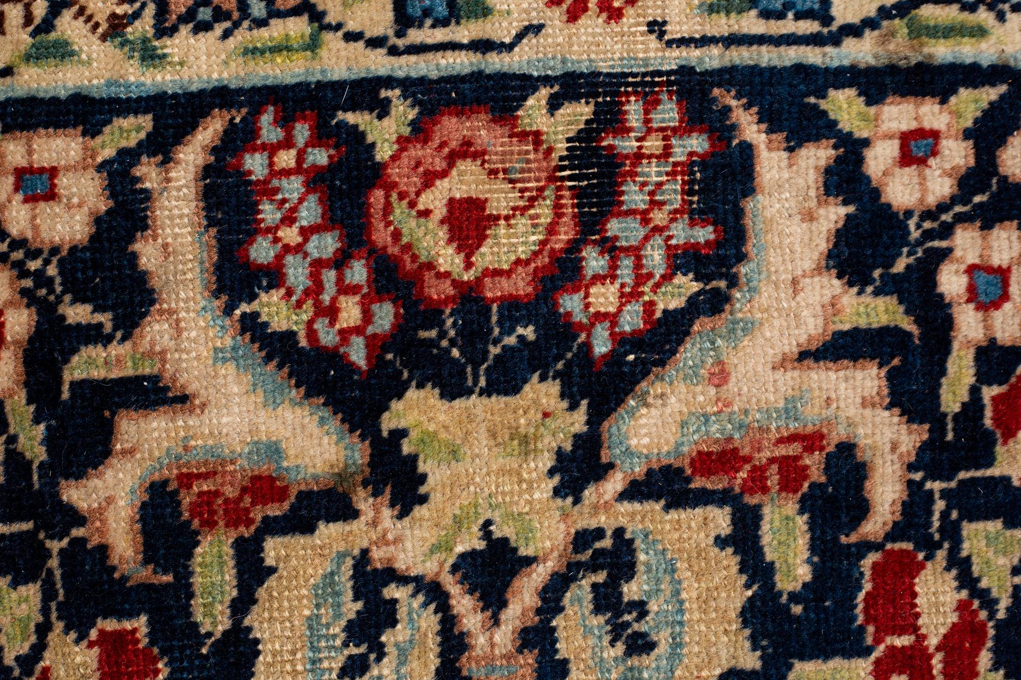Matto, semi-antique Tabriz, ca 353 x 241 - 245 cm.