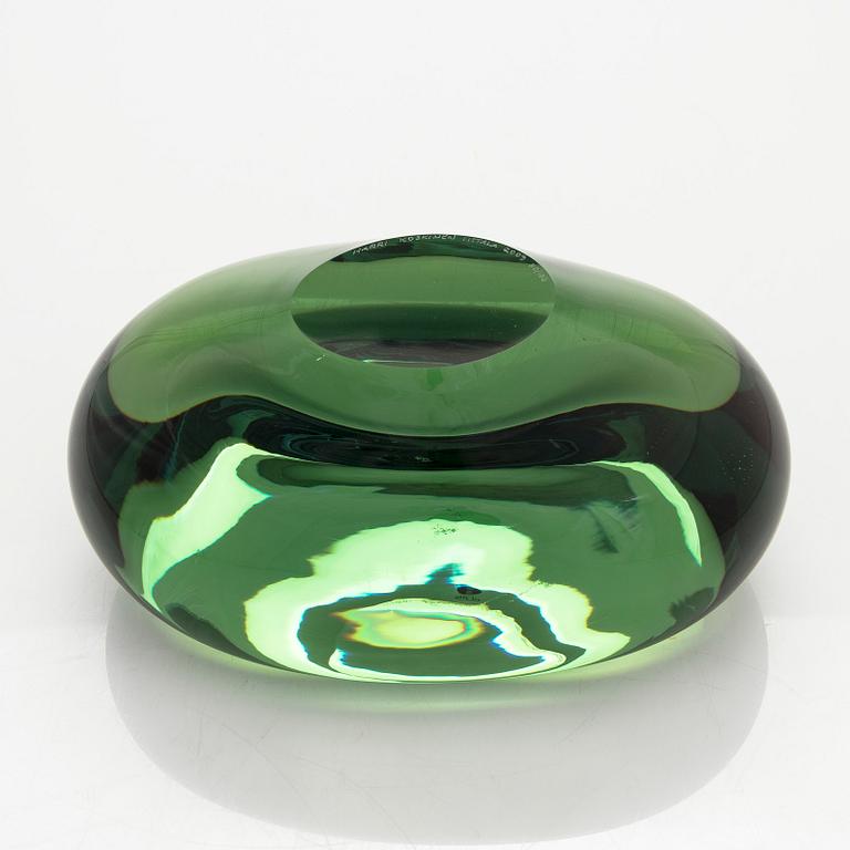 Harri Koskinen, lasiveistos, signeerattu Harri Koskinen Iittala 2009, numeroitu 80/100.