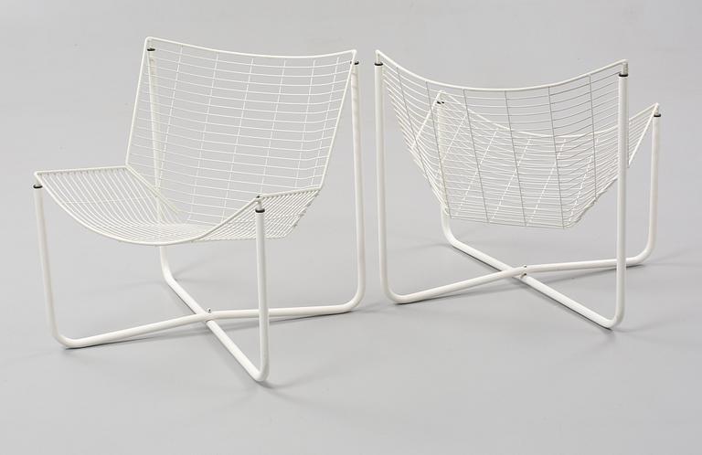 FÅTÖLJER ett par, samt BORD, "Järpen", Niels Gammelgaard, Ikea, formgivna 1983.